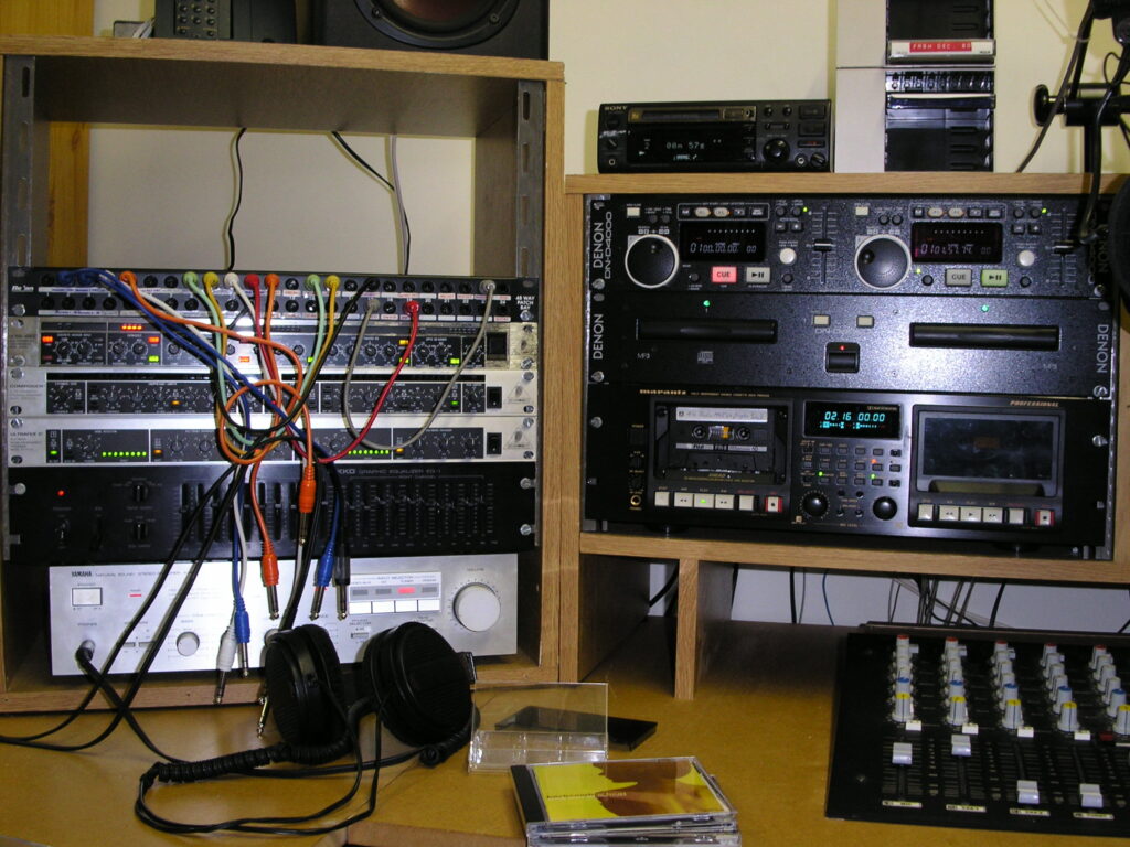 1996_FRSstudio-5 right wing 1996_FRSstudio-5 left front view