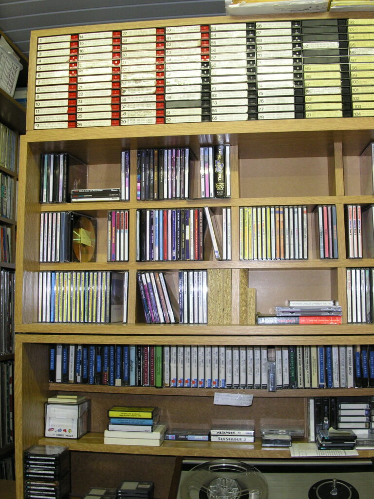 1996_FRSstudio-5 right wing 1996_FRSstudio-5 right wing