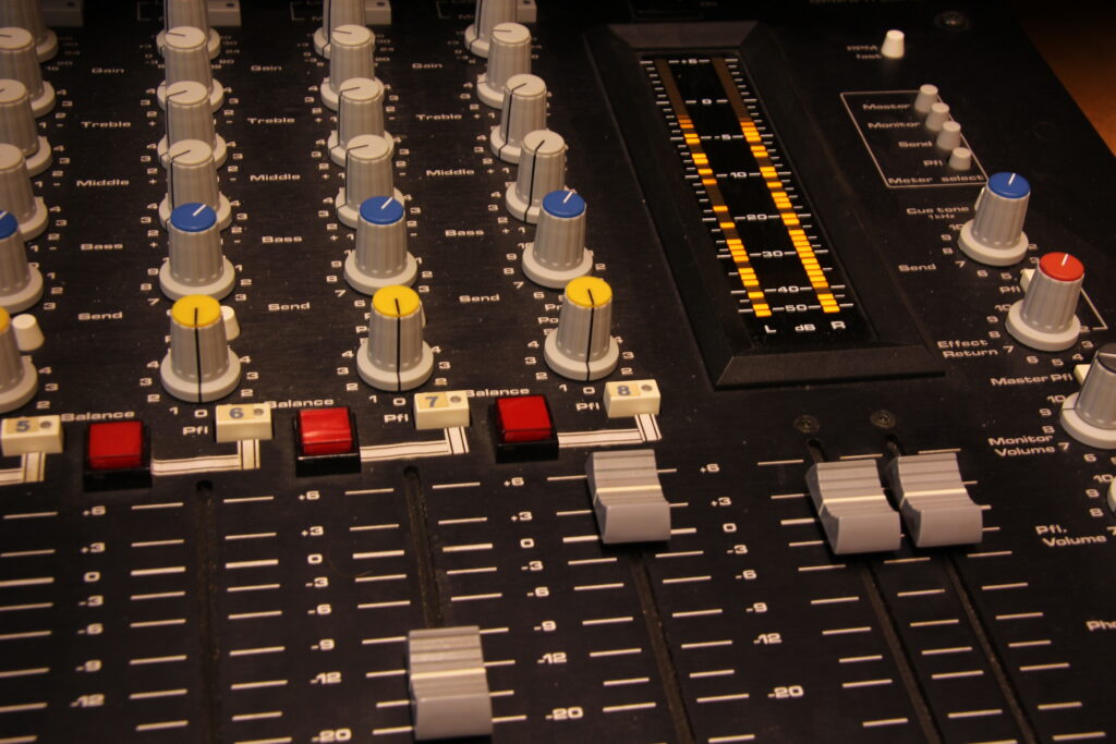 Dateq GPM 8ti 8-channel mixer