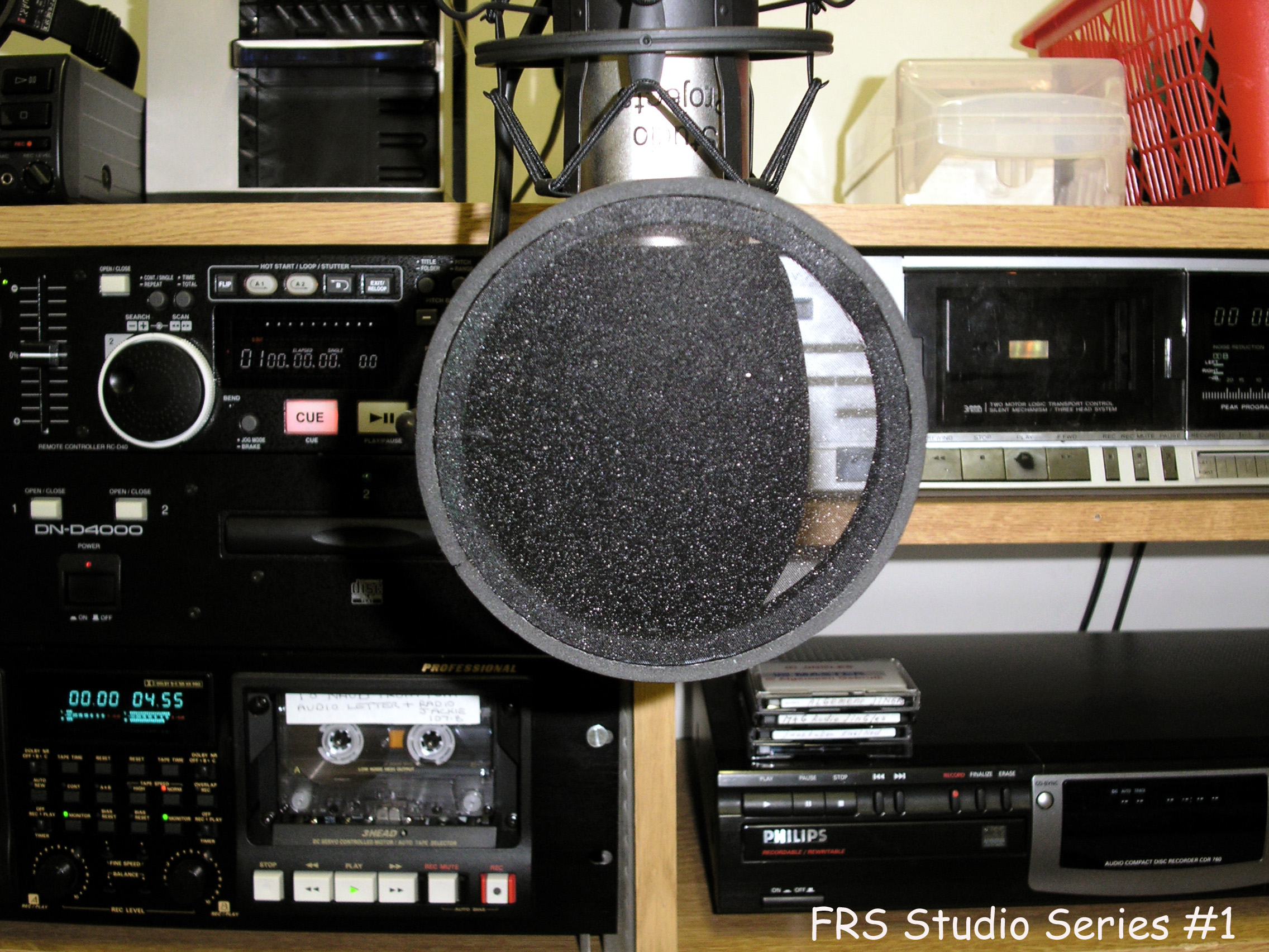FRS Studio with Studio Project mic/ CD/ cassette plkayers